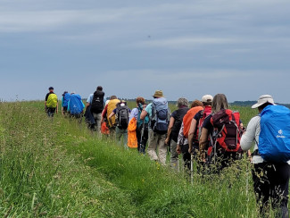 Eine Pilgergruppe auf ihrer Reise